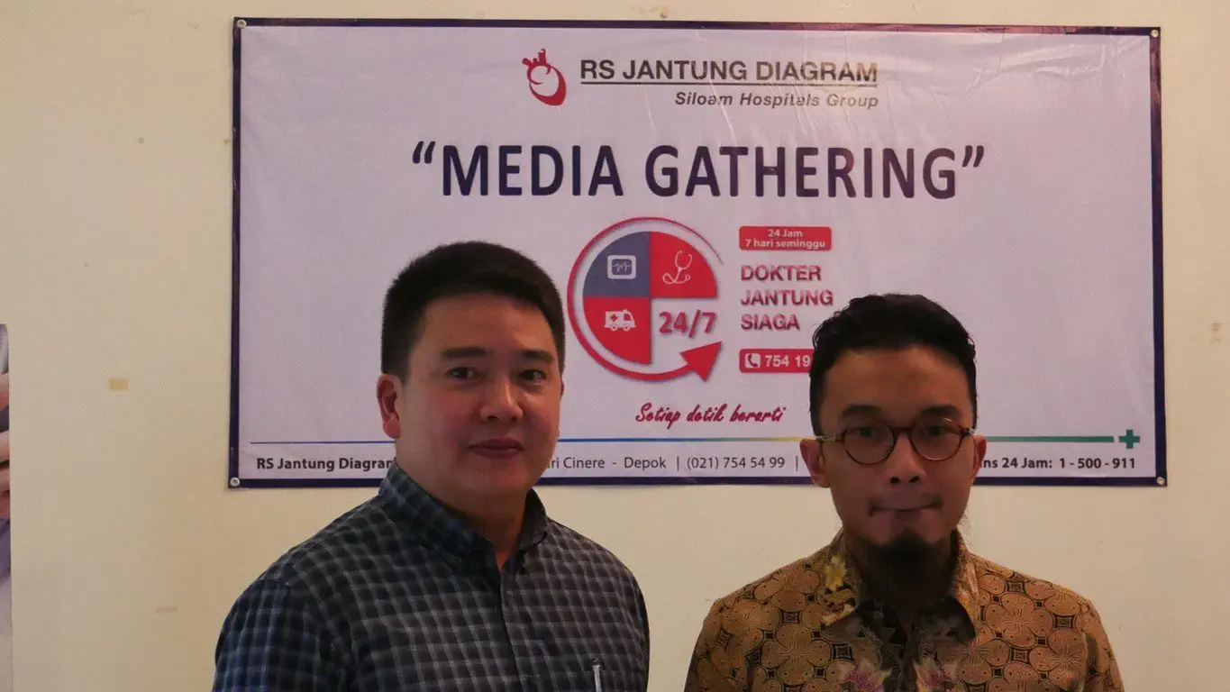 Dr. Jeffrey Wirianta (Kiri) dan Dr. M Barri Fahmi (Kanan)